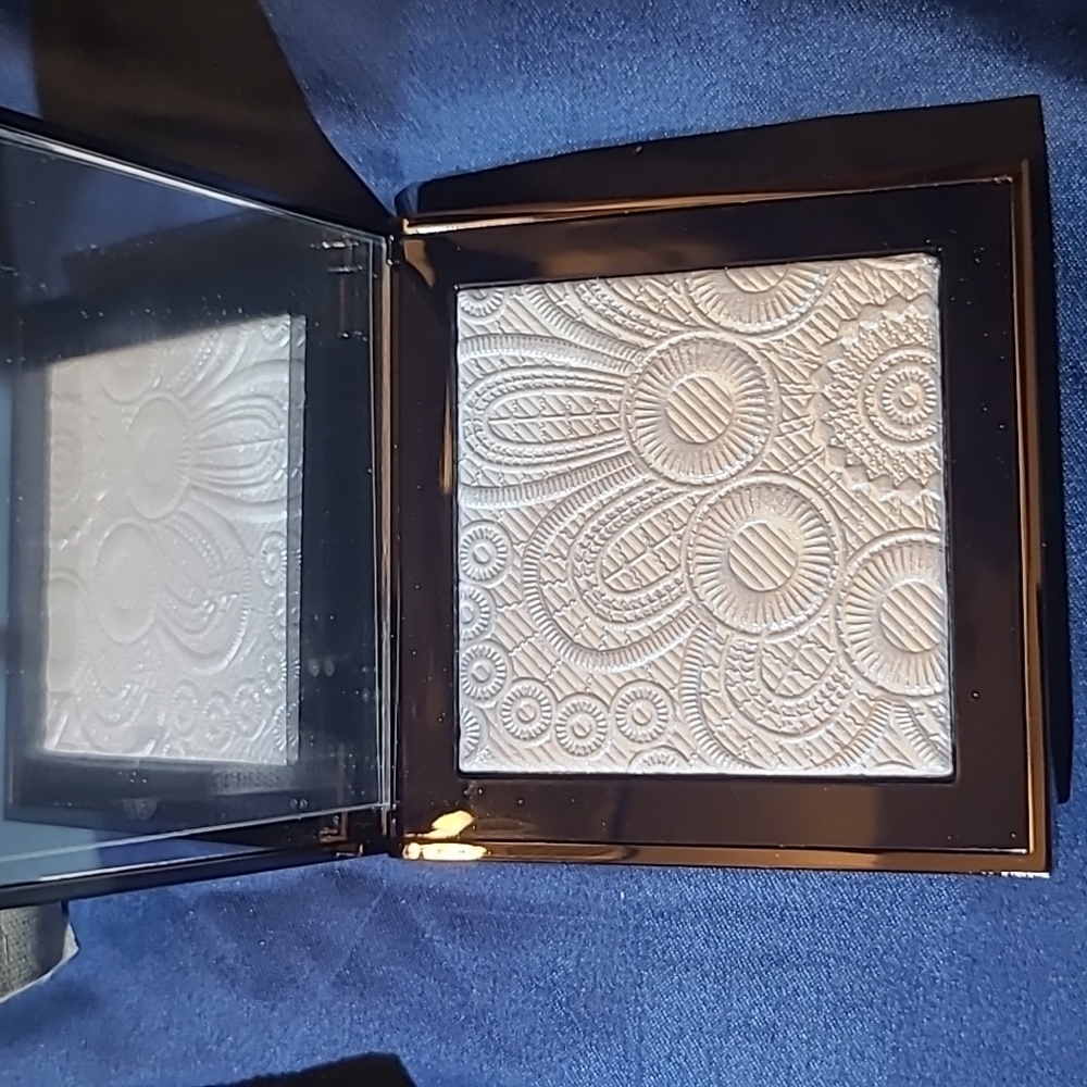 Burberry highlighter